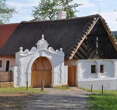 C.p. 9 *